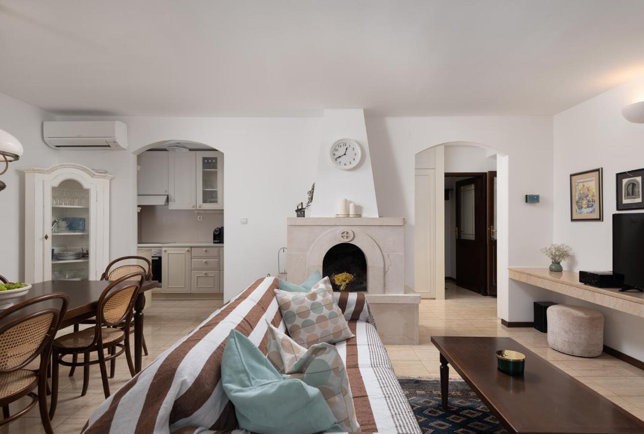 Heritage House Dvor Sutivan Extérieur photo