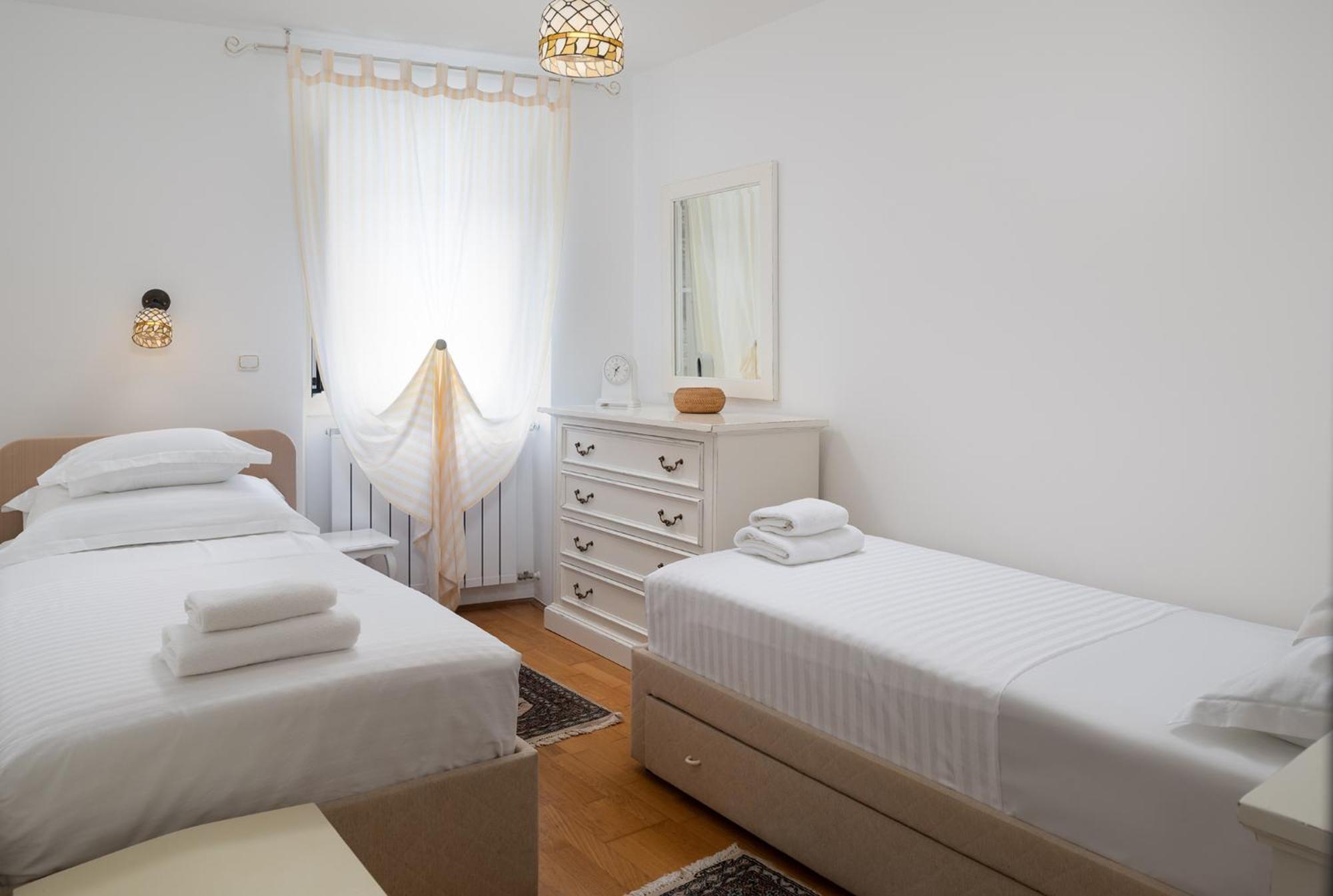 Heritage House Dvor Sutivan Extérieur photo
